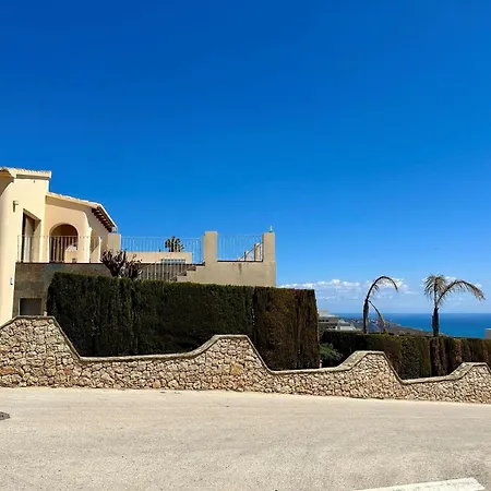 Villa Paraiso *